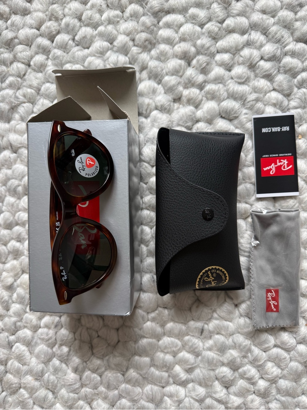NWT Ray-Ban Way 54mm Polarized Oval Wayfarer Sunglasses